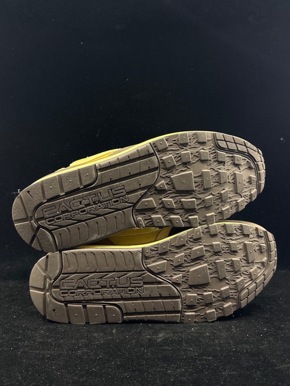 *USED/NO BOX* NIKE AIR MAX 1 X TRAVIS SCOTT - BAROQUE BROWN