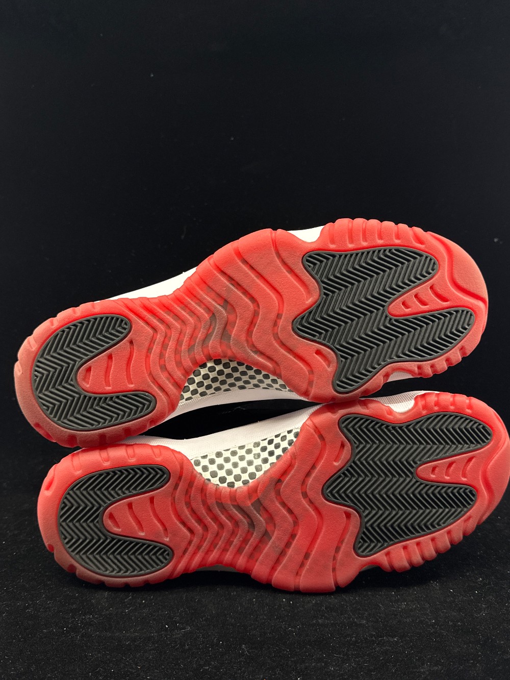 *USED* AJ 11 - PLAYOFFS BRED (2019)