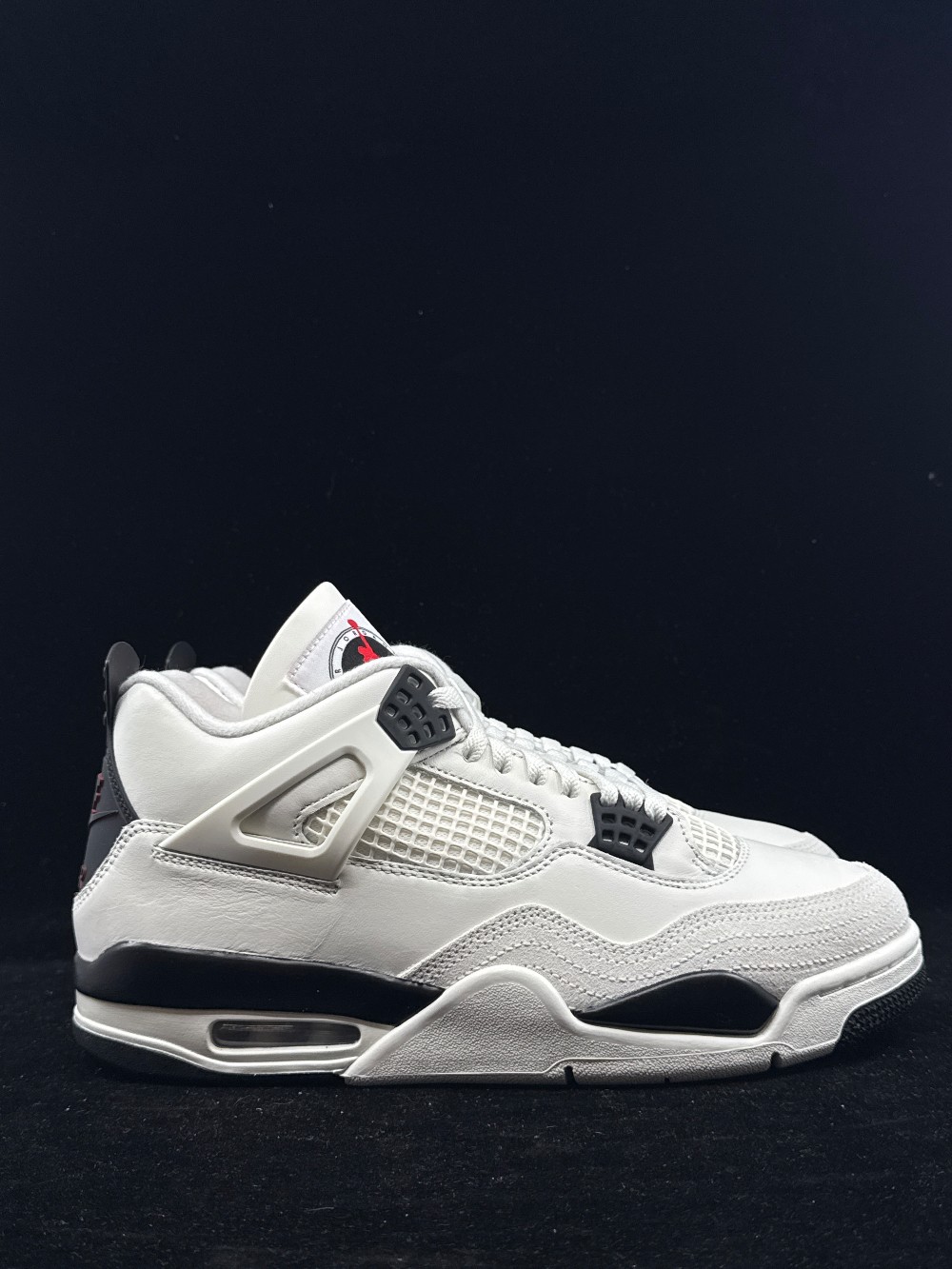 AJ 4 - FLIGHT CLUB