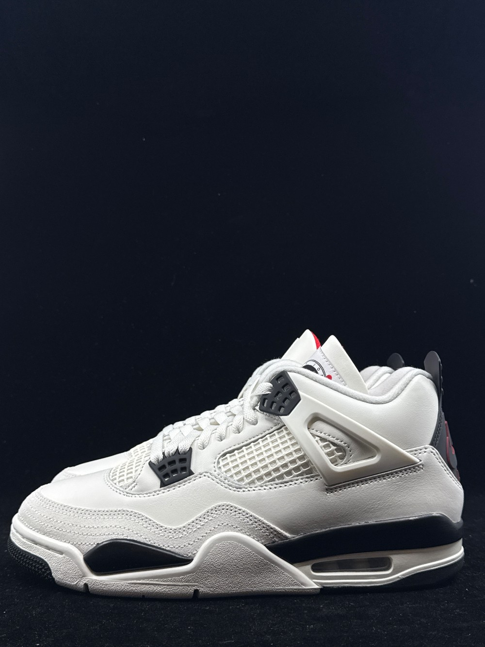 AJ 4 - FLIGHT CLUB