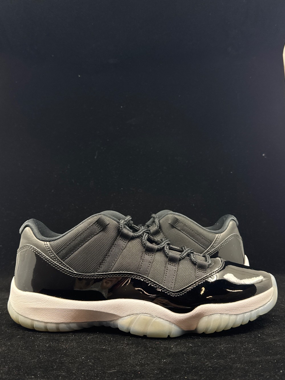 *USED* AJ 11 LOW - SPACE JAM