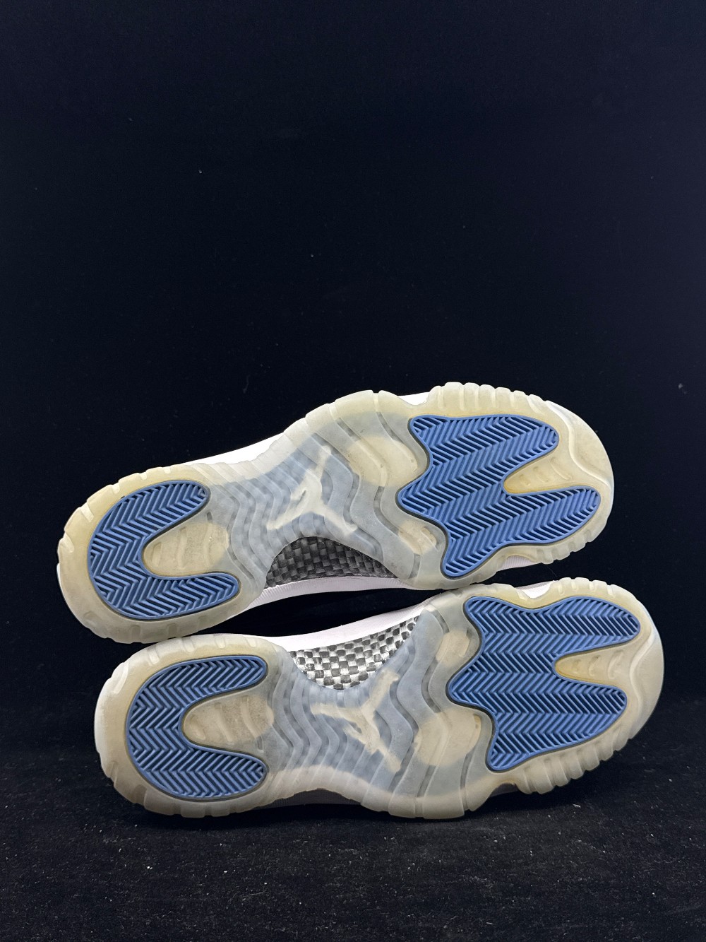 *USED* AJ 11 LOW - SPACE JAM