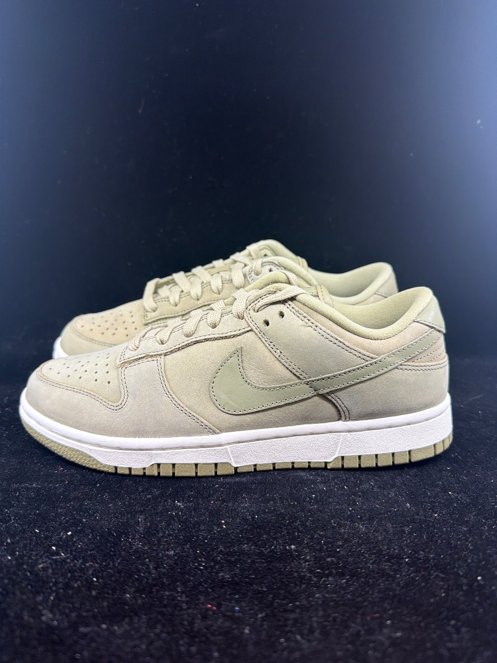 NIKE DUNK LOW (W) - NEUTRAL OLIVE