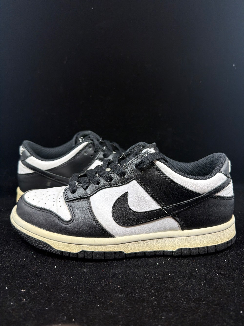 *USED* NIKE DUNK LOW (GS) - PANDA