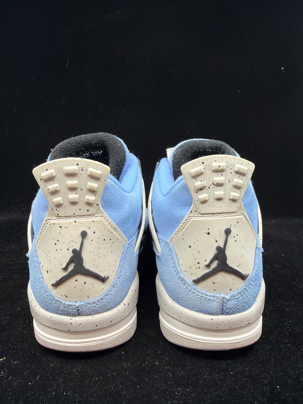 *USED* AJ 4 (GS) - UNIVERSITY BLUE