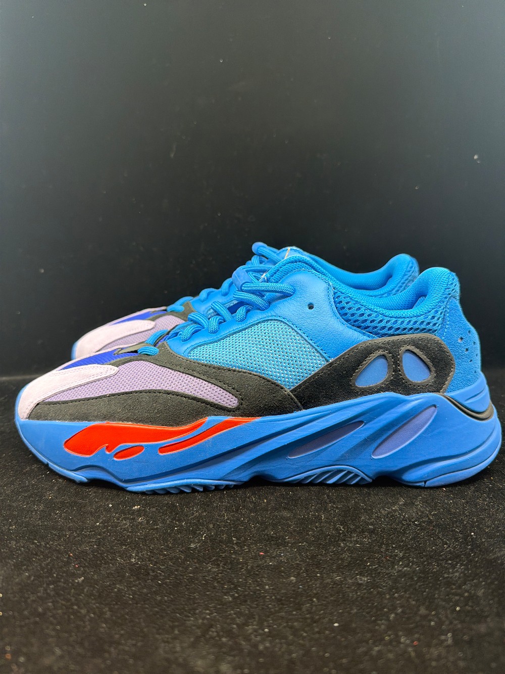 YEEZY 700 BOOST - HI-RES BLUE