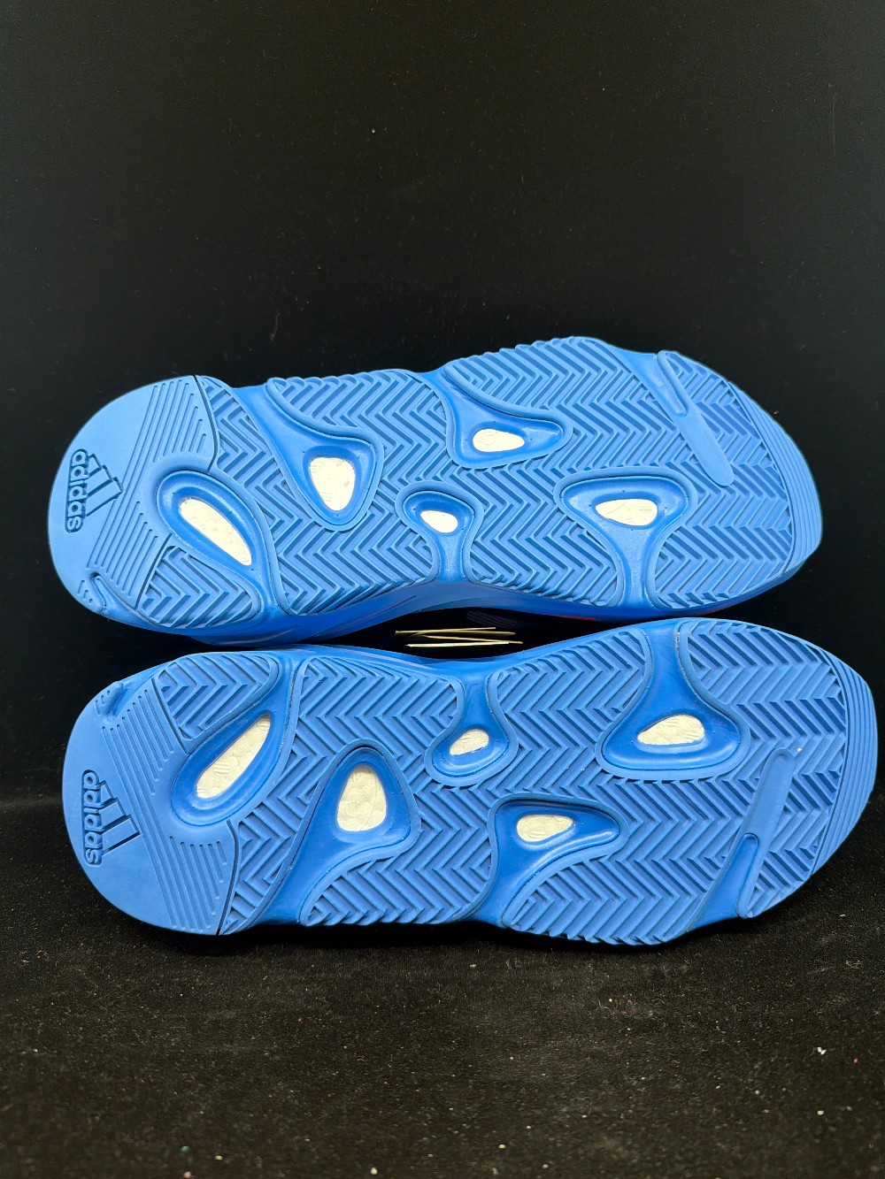 YEEZY 700 BOOST - HI-RES BLUE