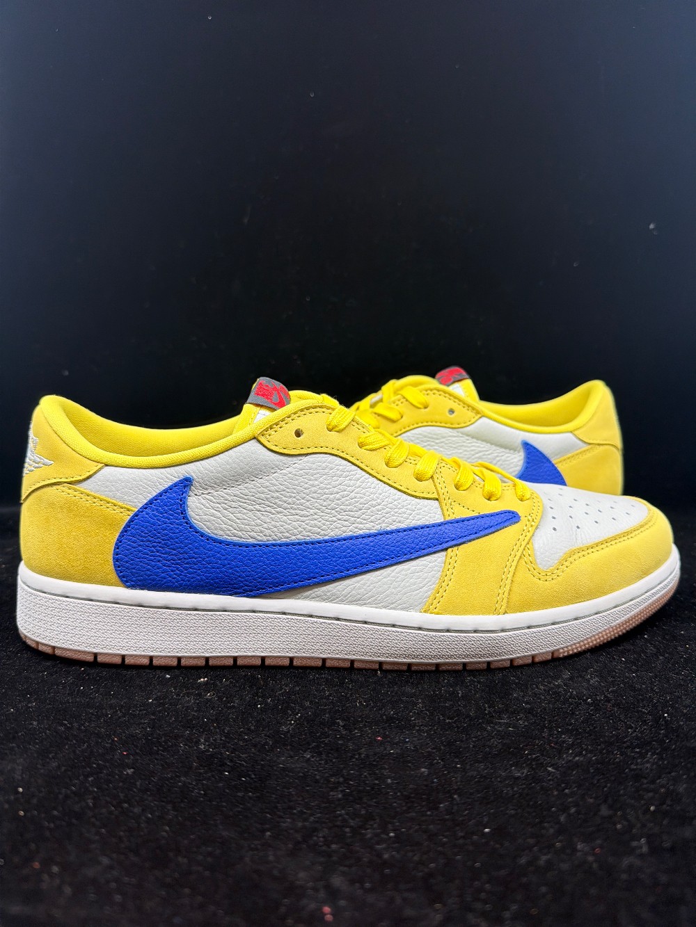 *USED* AJ 1 LOW X TRAVIS SCOTT (W) - CANARY