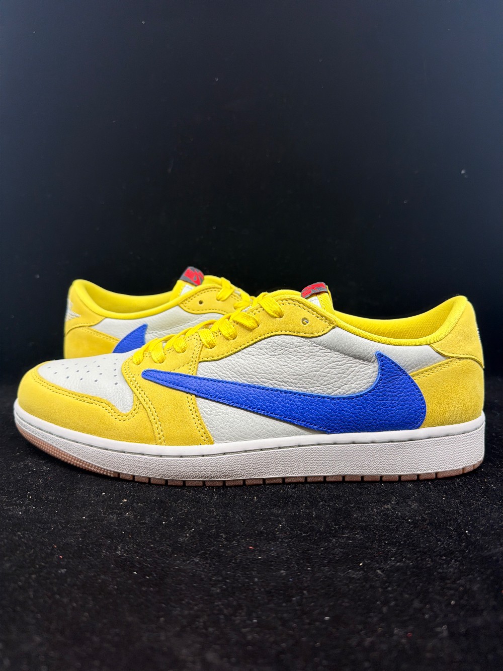 *USED* AJ 1 LOW X TRAVIS SCOTT (W) - CANARY