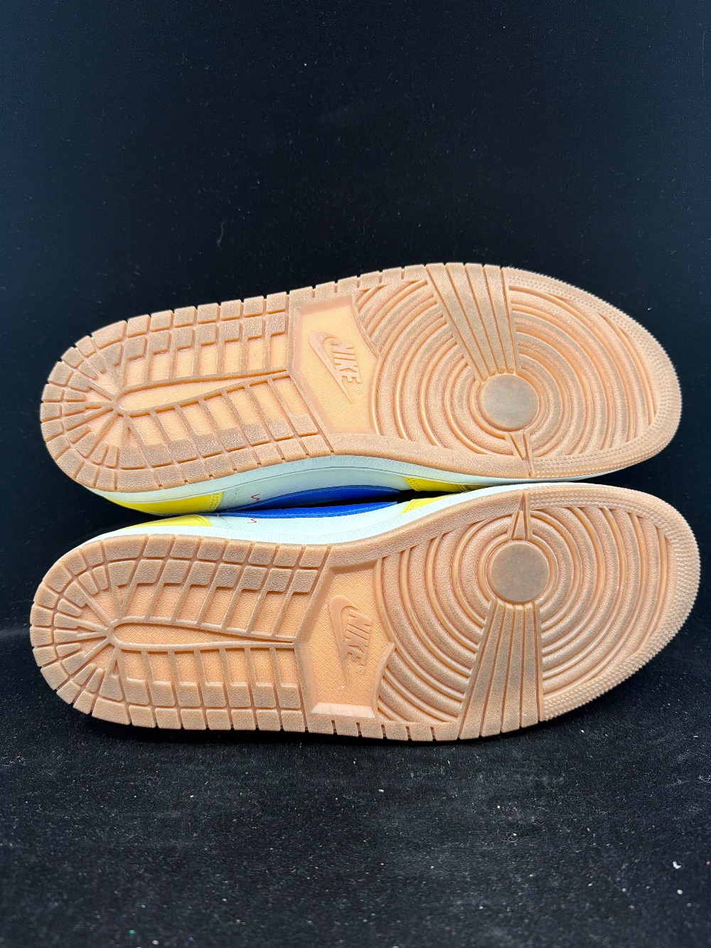 *USED* AJ 1 LOW X TRAVIS SCOTT (W) - CANARY