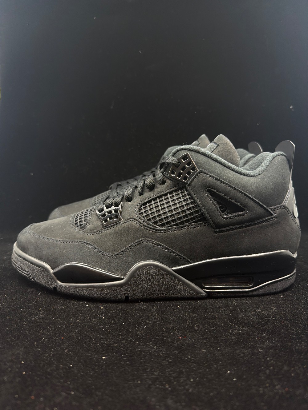 AJ 4 - BLACK CAT (2025)