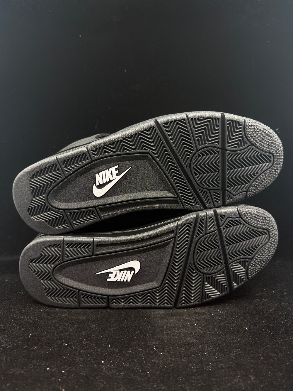 AJ 4 - BLACK CAT (2025)