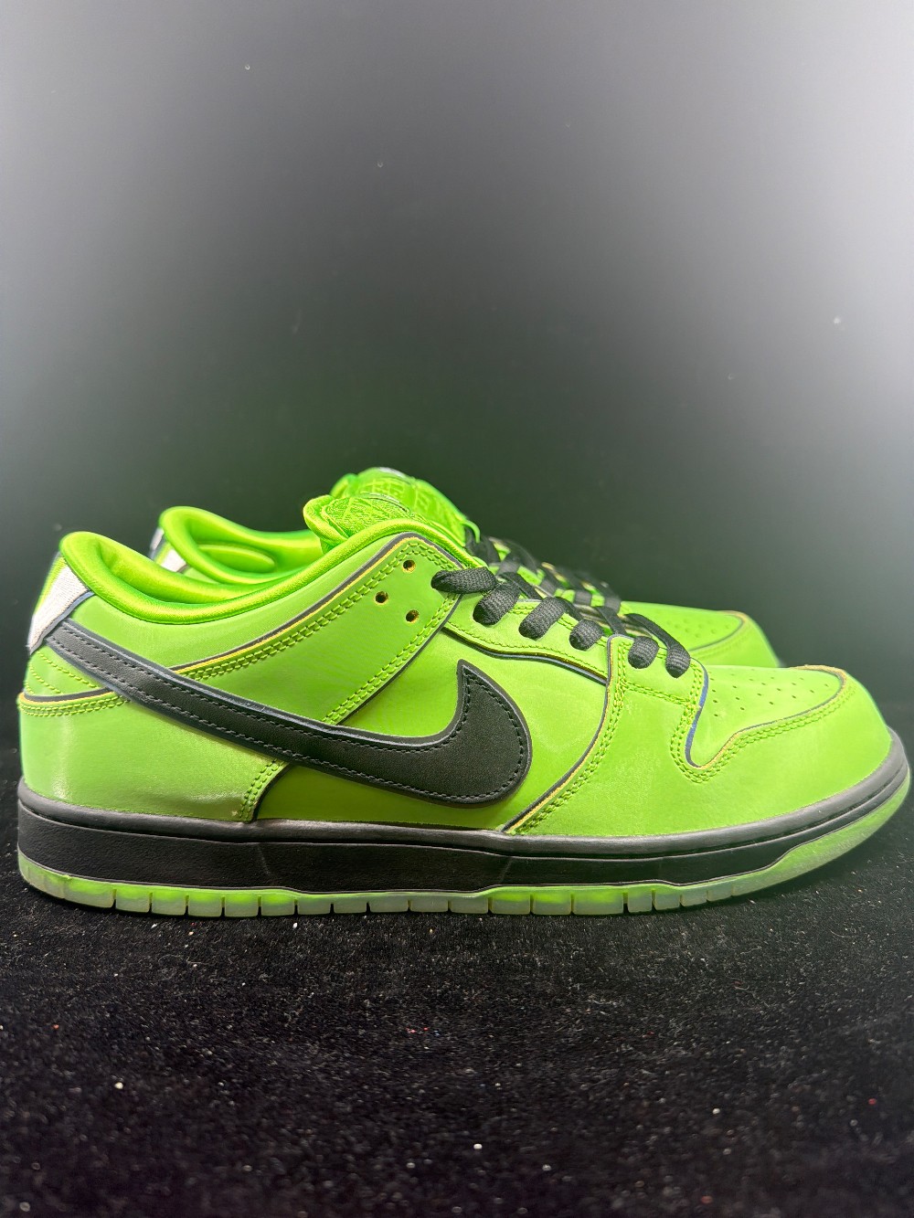 *USED* NIKE SB DUNK LOW - THE POWERPUFF GIRLS BUTTERCUP