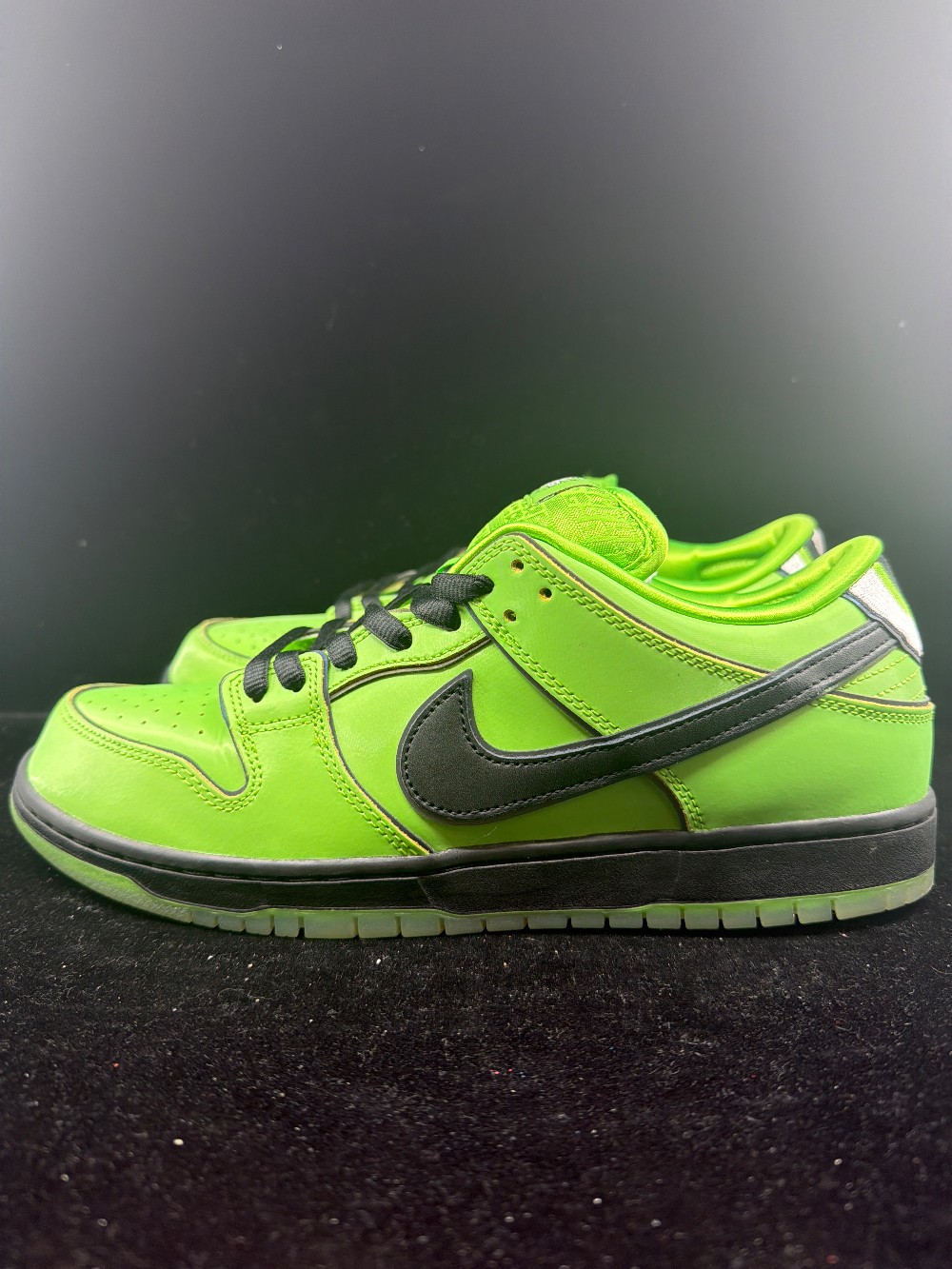 *USED* NIKE SB DUNK LOW - THE POWERPUFF GIRLS BUTTERCUP
