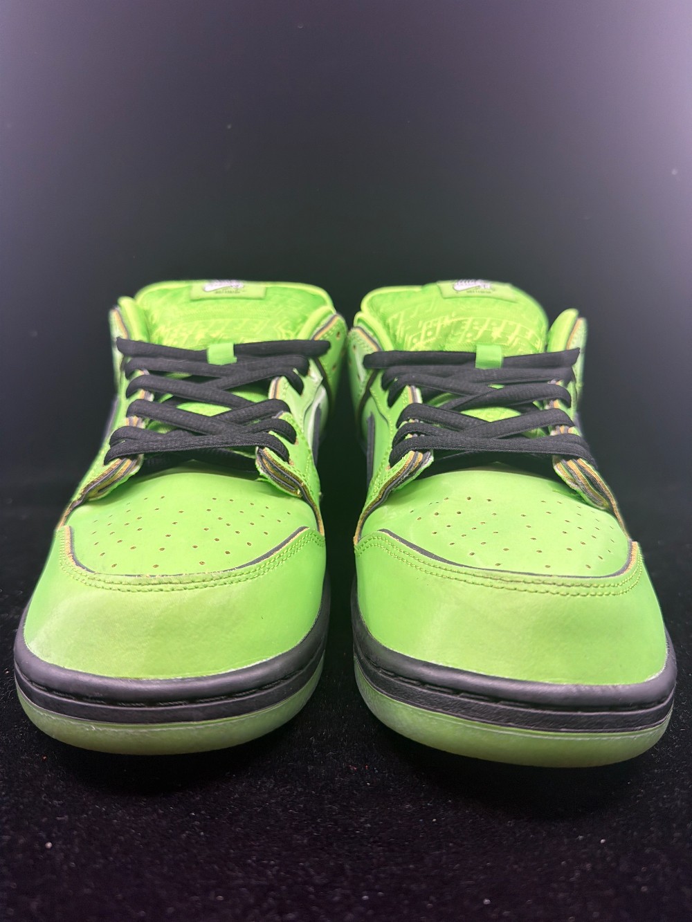 *USED* NIKE SB DUNK LOW - THE POWERPUFF GIRLS BUTTERCUP
