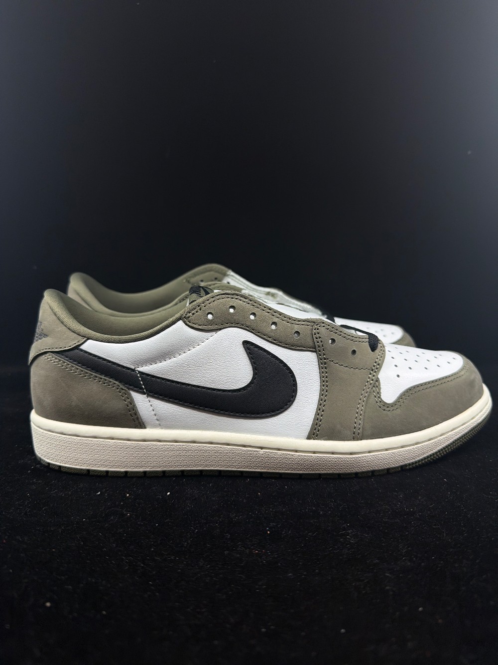 AJ 1 LOW - MEDIUM OLIVE