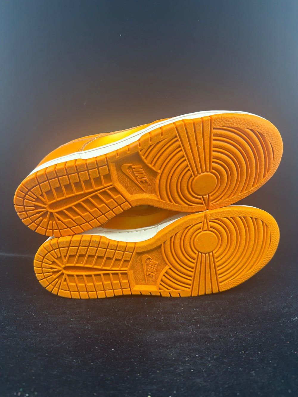 NIKE DUNK LOW (W) - MAGMA ORANGE