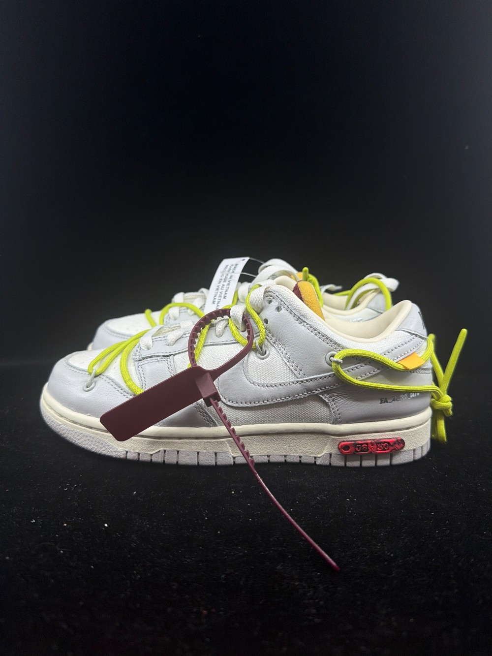 NIKE DUNK LOW X OFF-WHITE - LOT 8