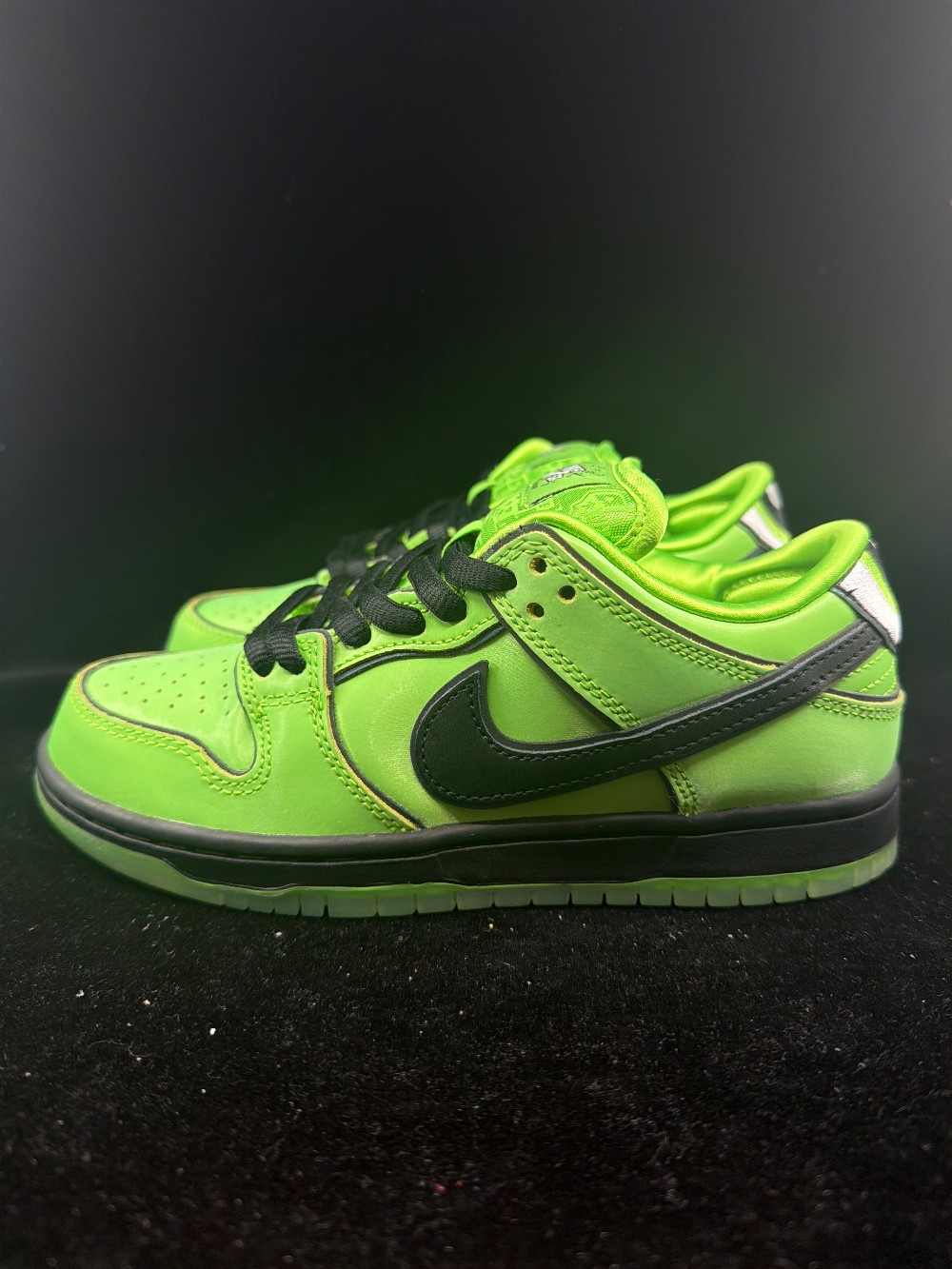 NIKE SB DUNK LOW - THE POWERPUFF GIRLS BUTTERCUP