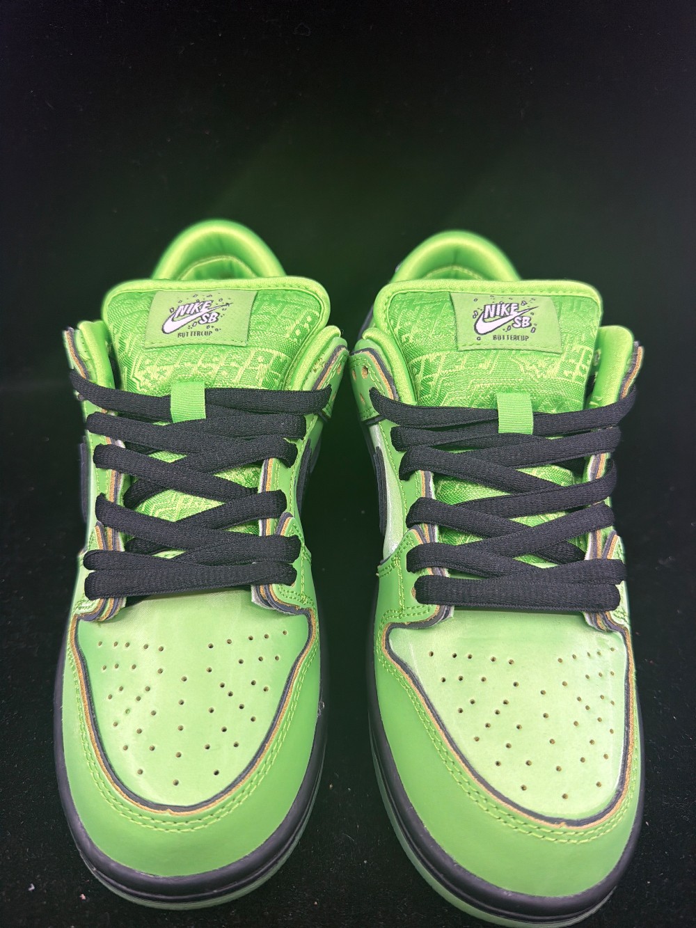 NIKE SB DUNK LOW - THE POWERPUFF GIRLS BUTTERCUP