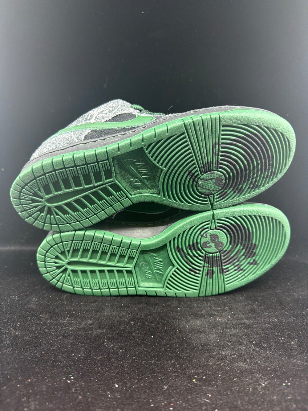 NIKE SB DUNK LOW - THERE SKATEBOARDS