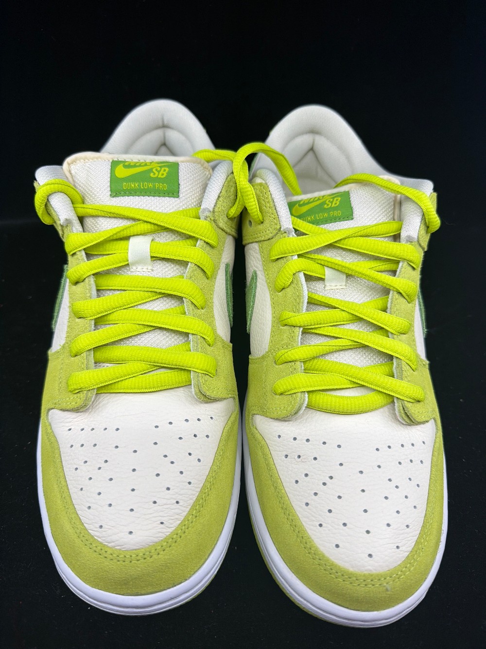 *USED* NIKE SB DUNK LOW - GREEN APPLE