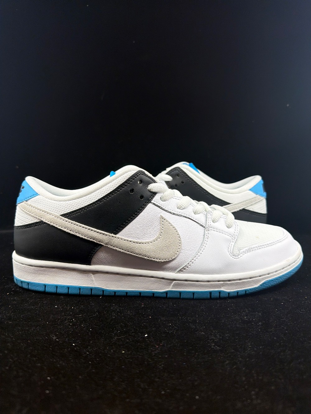 *USED* NIKE SB DUNK LOW - LASER BLUE