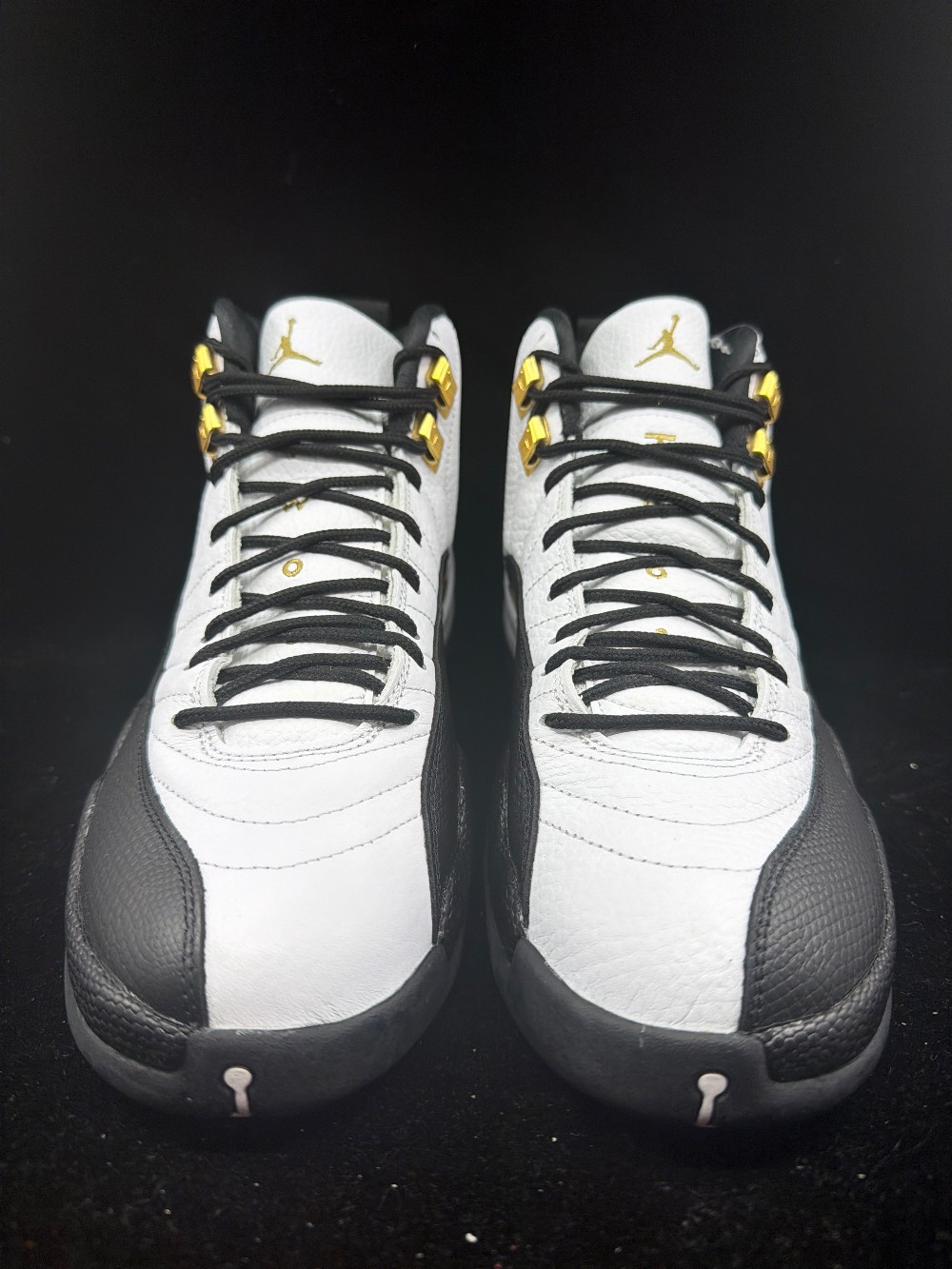 AJ 12 - ROYALTY TAXI