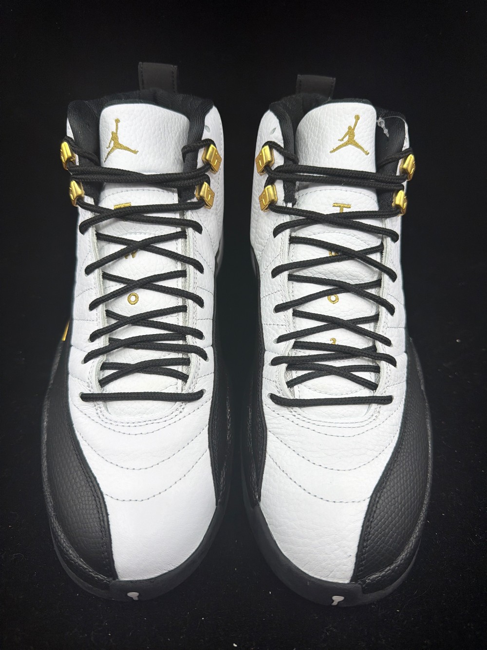 AJ 12 - ROYALTY TAXI