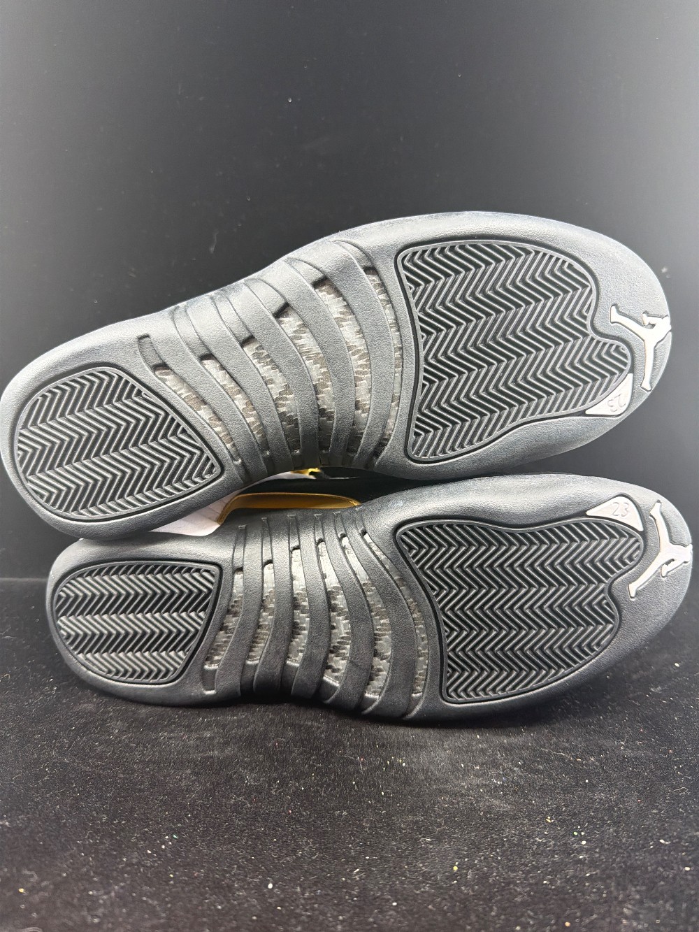 AJ 12 - ROYALTY TAXI