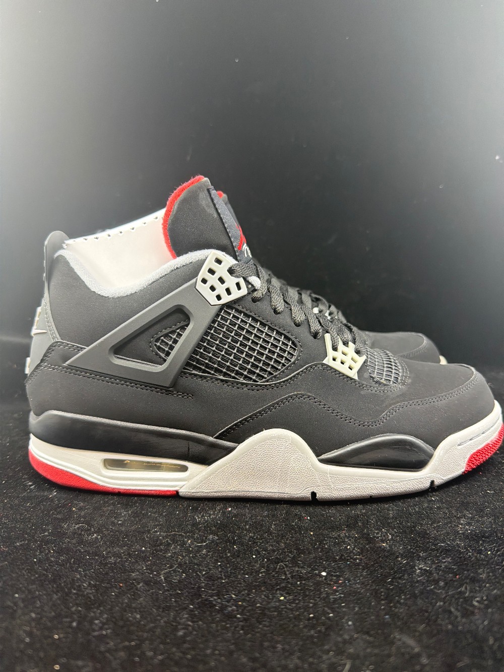 AJ 4 - BRED (2019)