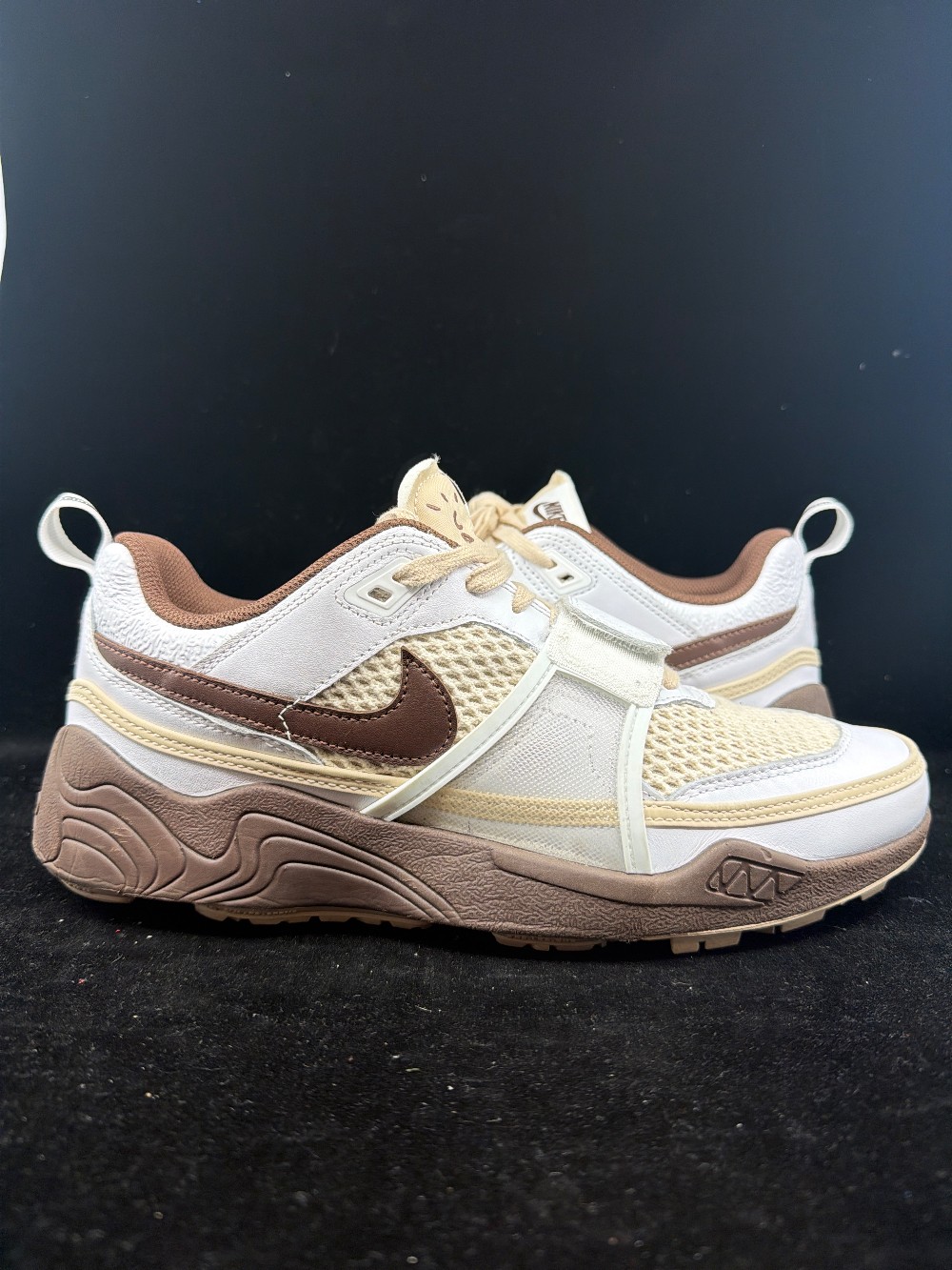 *USED* NIKE ZOOM FIELD JAXX X TRAVIS SCOTT - LIGHT CHOCOLATE