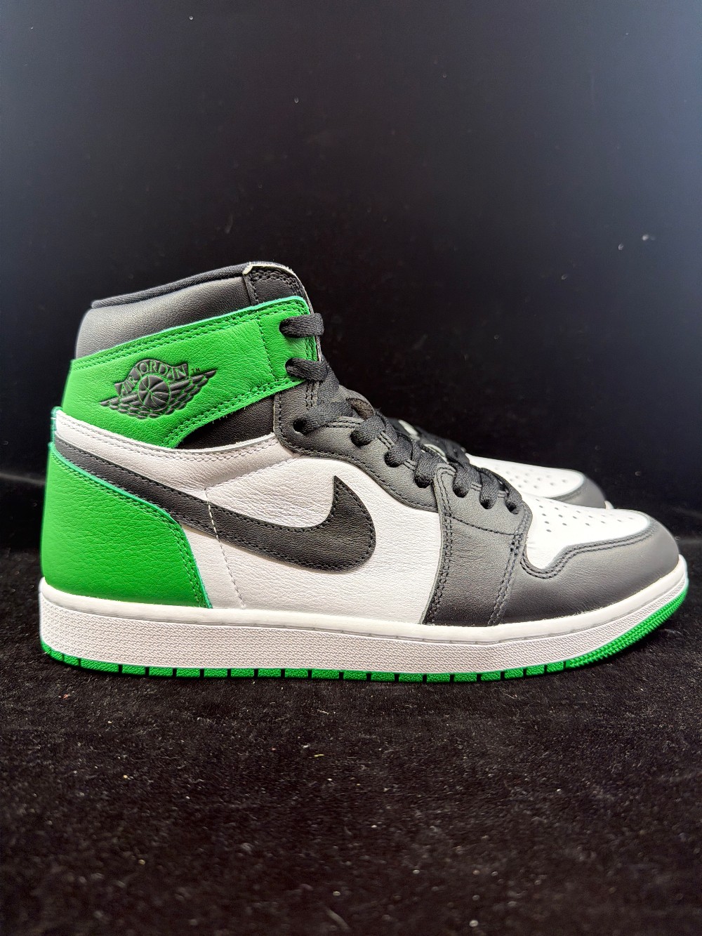 AJ 1 - LUCKY GREEN