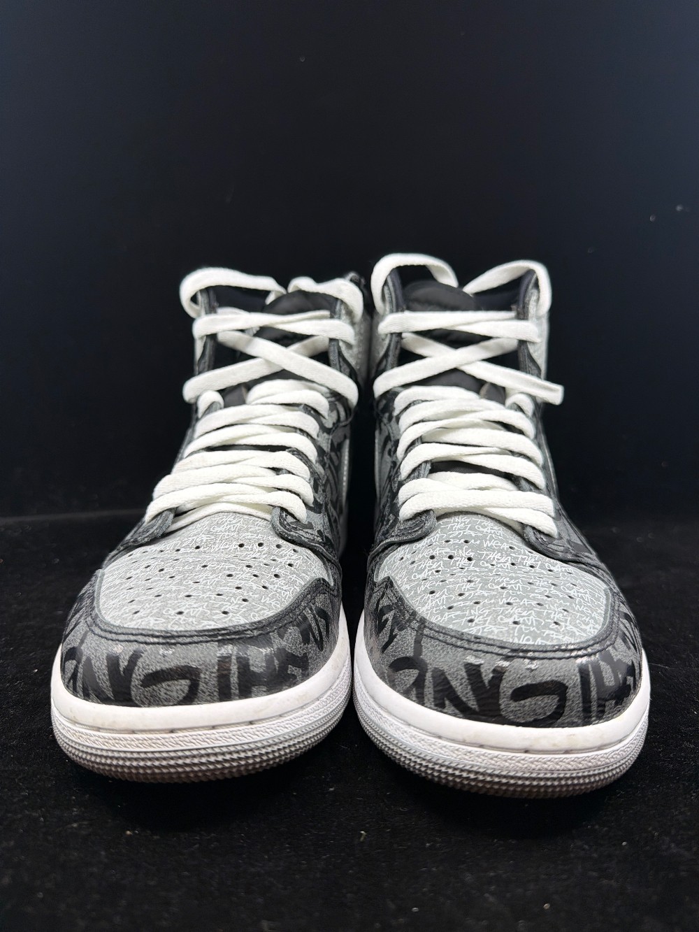 *USED* AJ 1 - REBELLIONAIRE