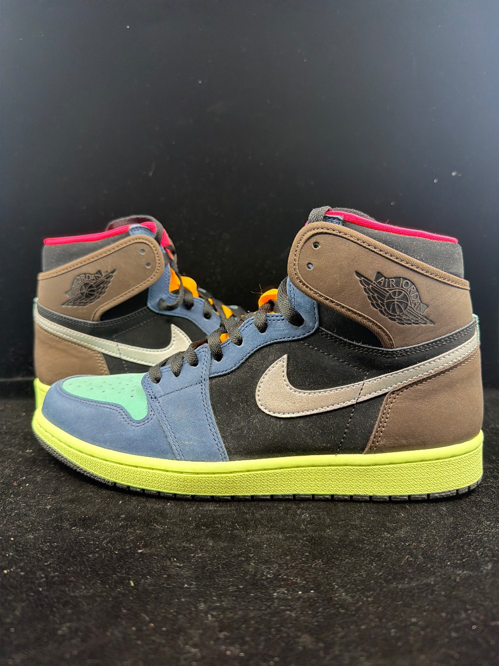 *USED* AJ 1 - TOKYO BIO HACK