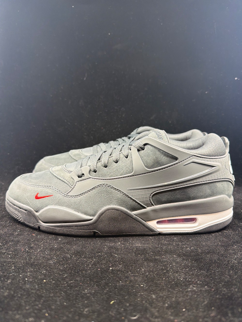 AJ 4 RM X NIGEL SYLVESTER - DRIVEWAY GREY