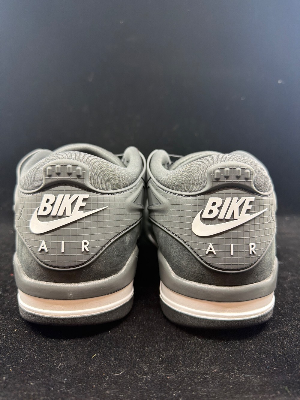 AJ 4 RM X NIGEL SYLVESTER - DRIVEWAY GREY