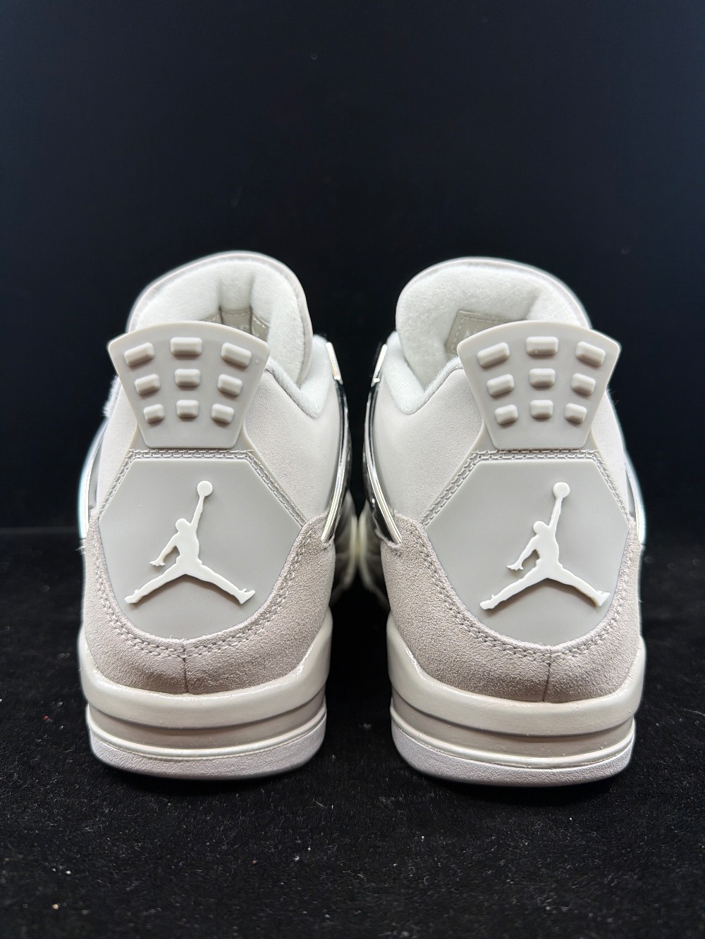 AJ 4 (W) - FROZEN MOMENTS