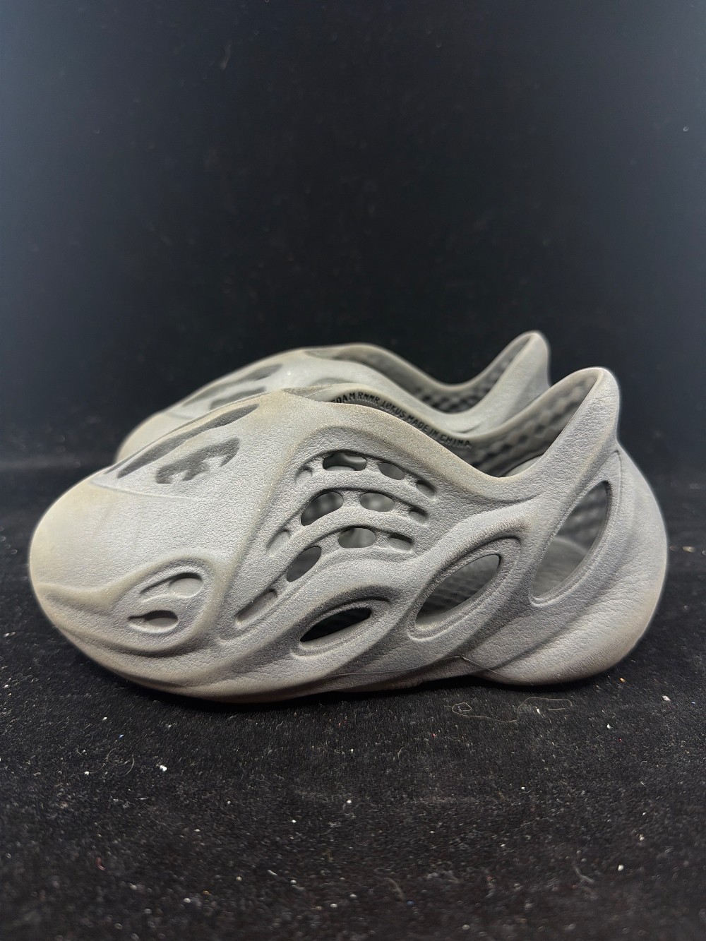 *USED* YEEZY FOAM RUNNR (PS) - ONYX