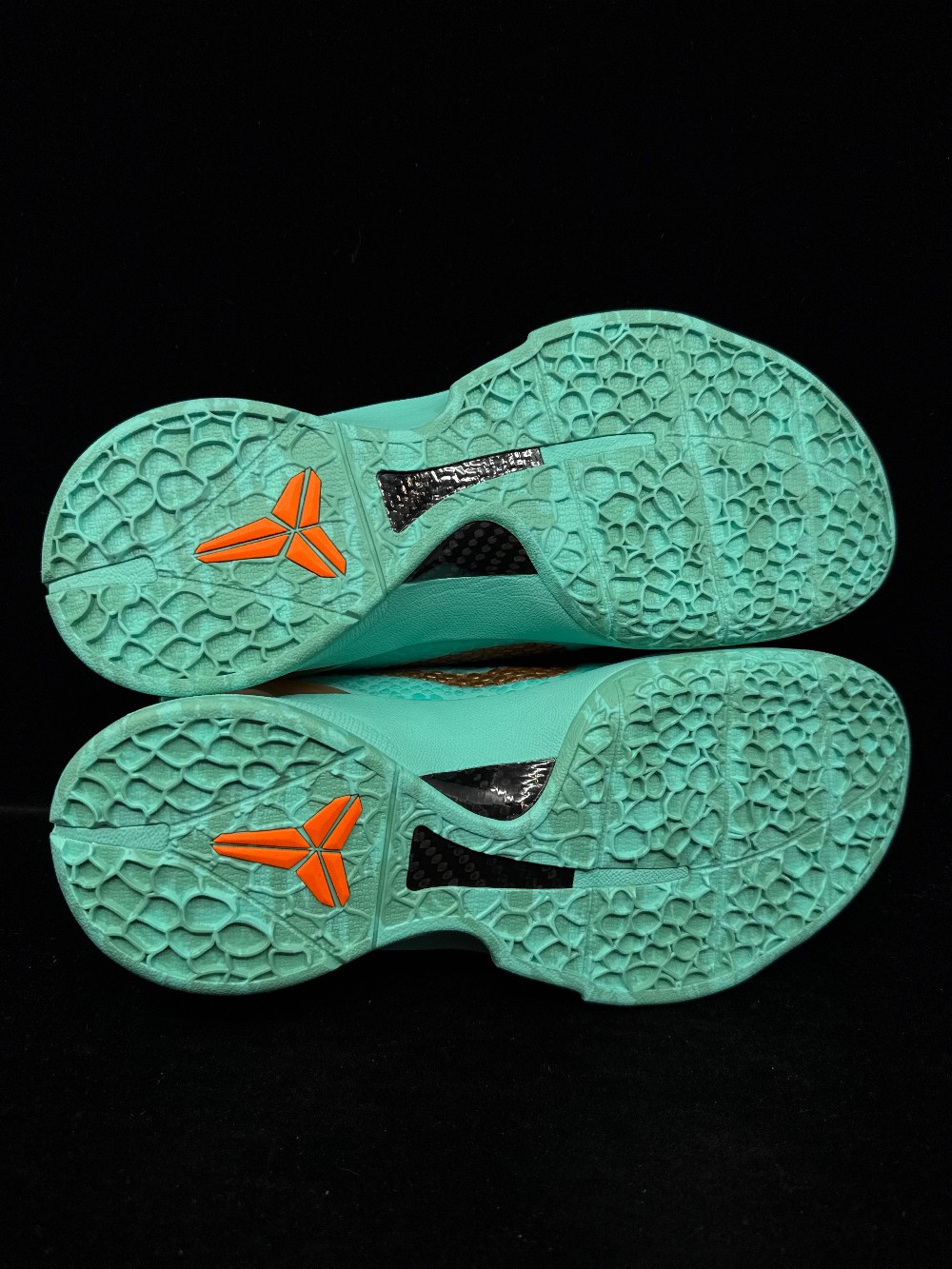 NIKE KOBE 6 PROTRO - JALEN BRUNSON STATUE OF LIBERTY