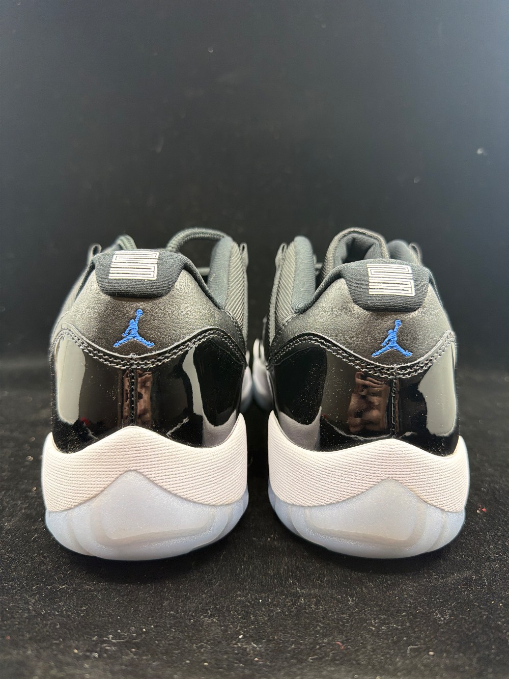 AJ 11 LOW - SPACE JAM