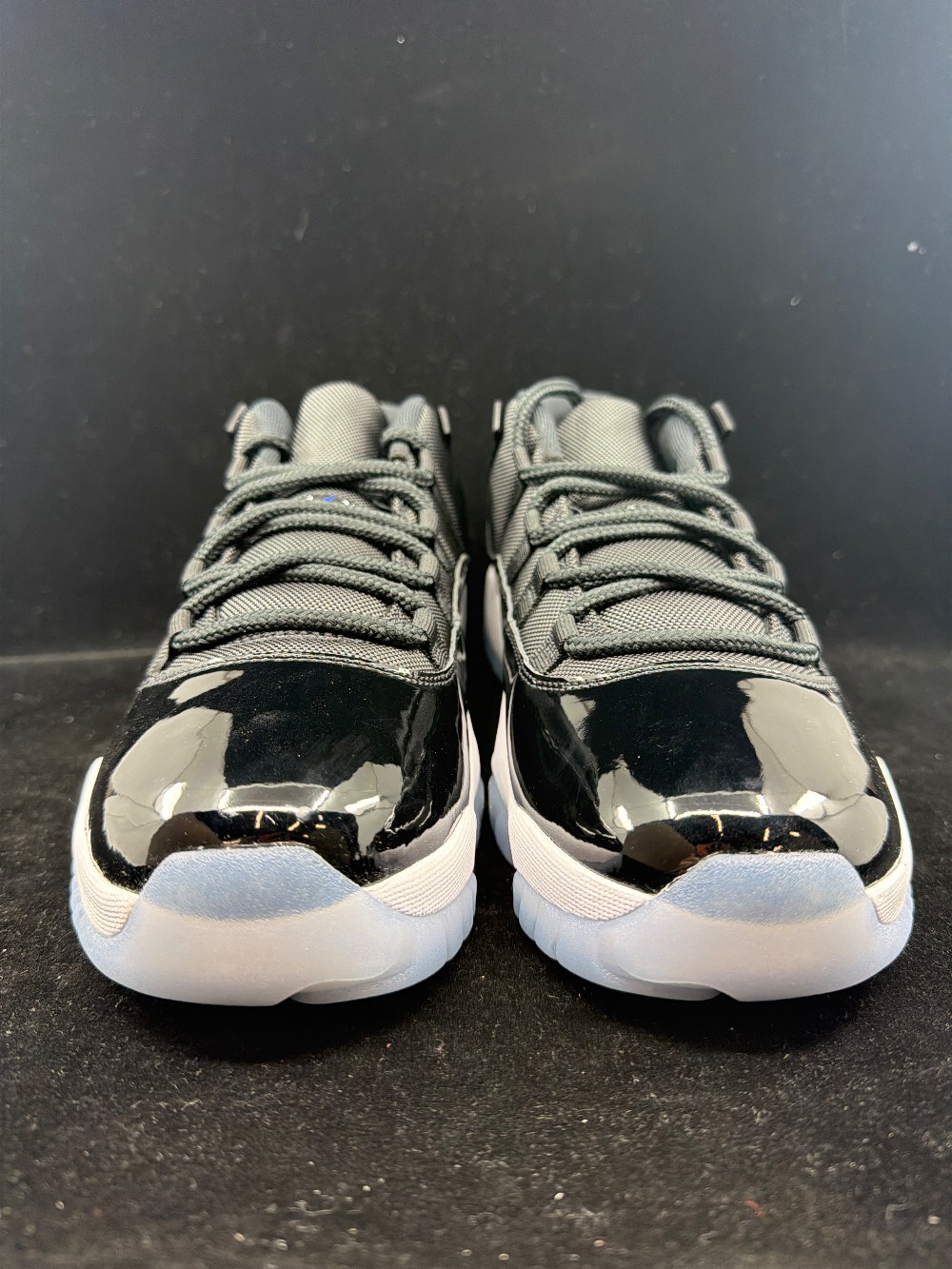 AJ 11 LOW - SPACE JAM