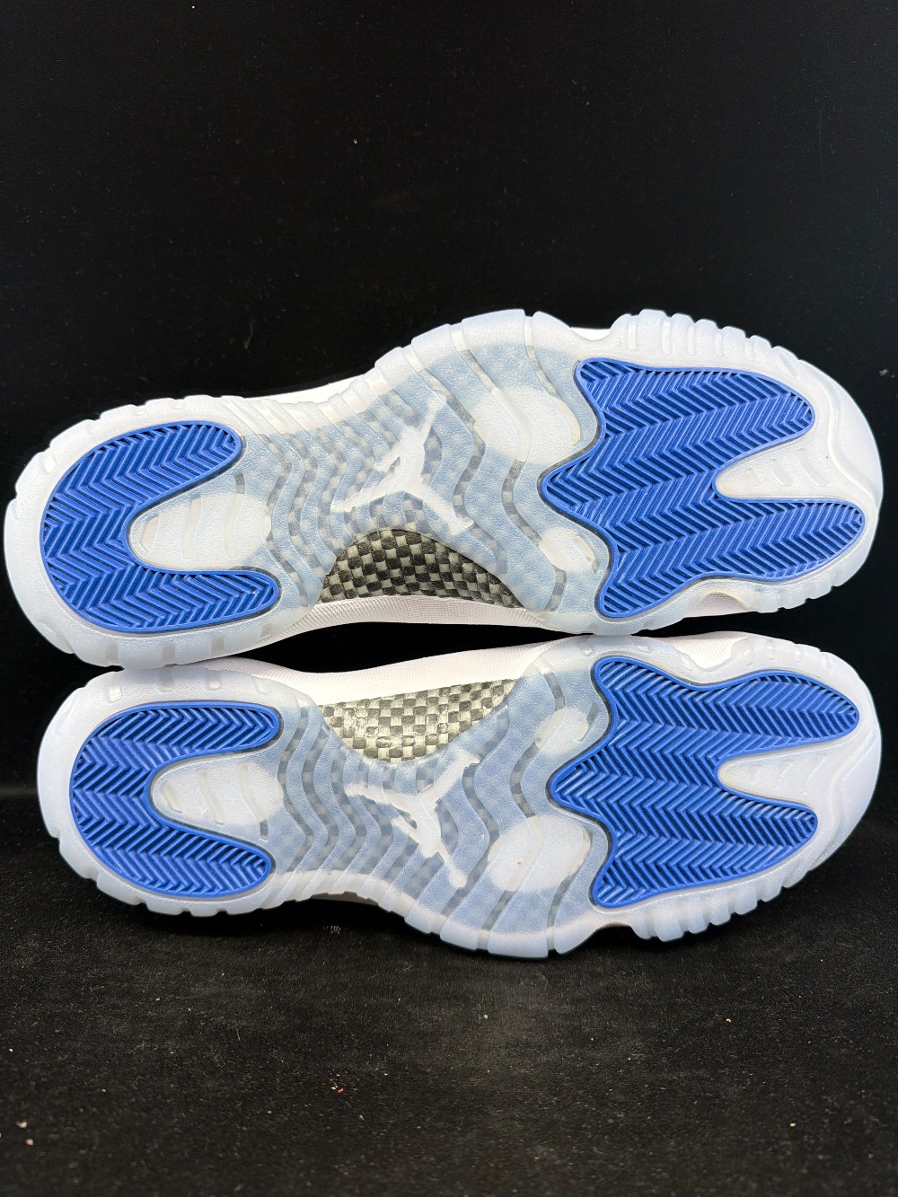 AJ 11 LOW - SPACE JAM