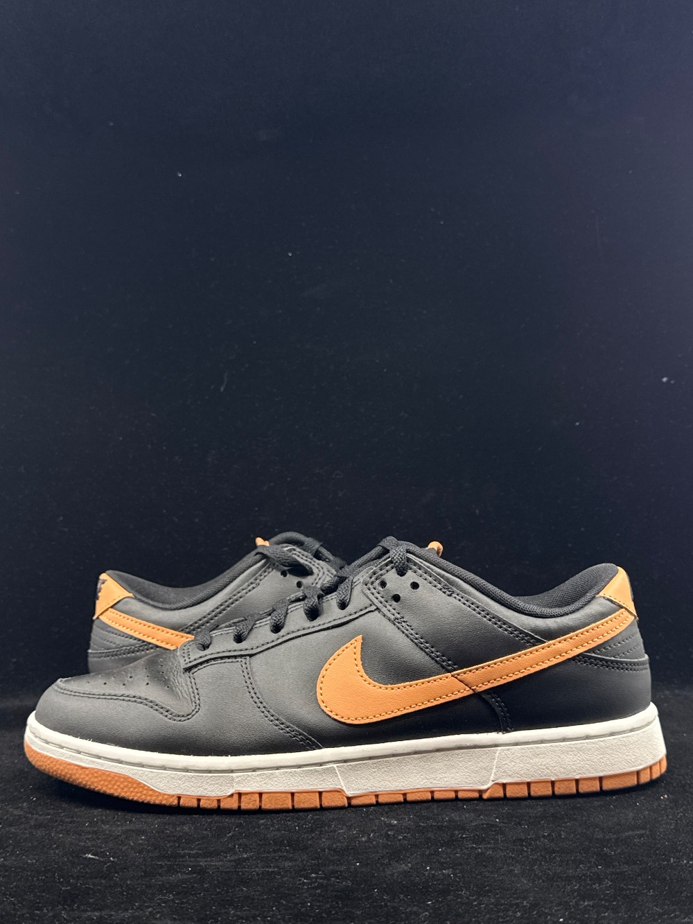 *USED/NO BOX* NIKE DUNK LOW - BLACK AMBER BROWN