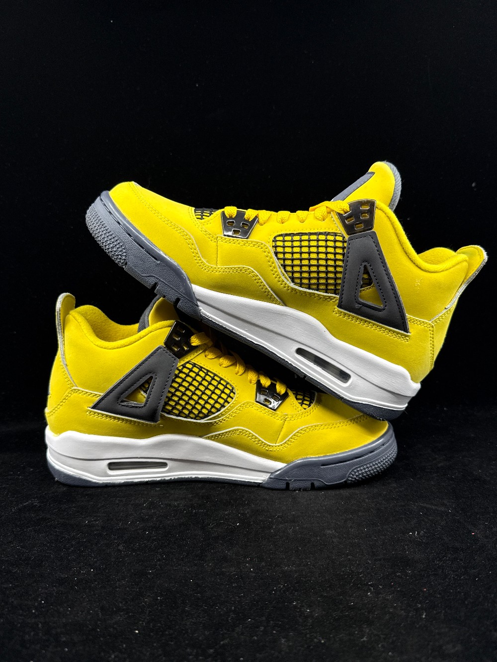 *USED* AJ 4 (GS) - LIGHTNING (2021)