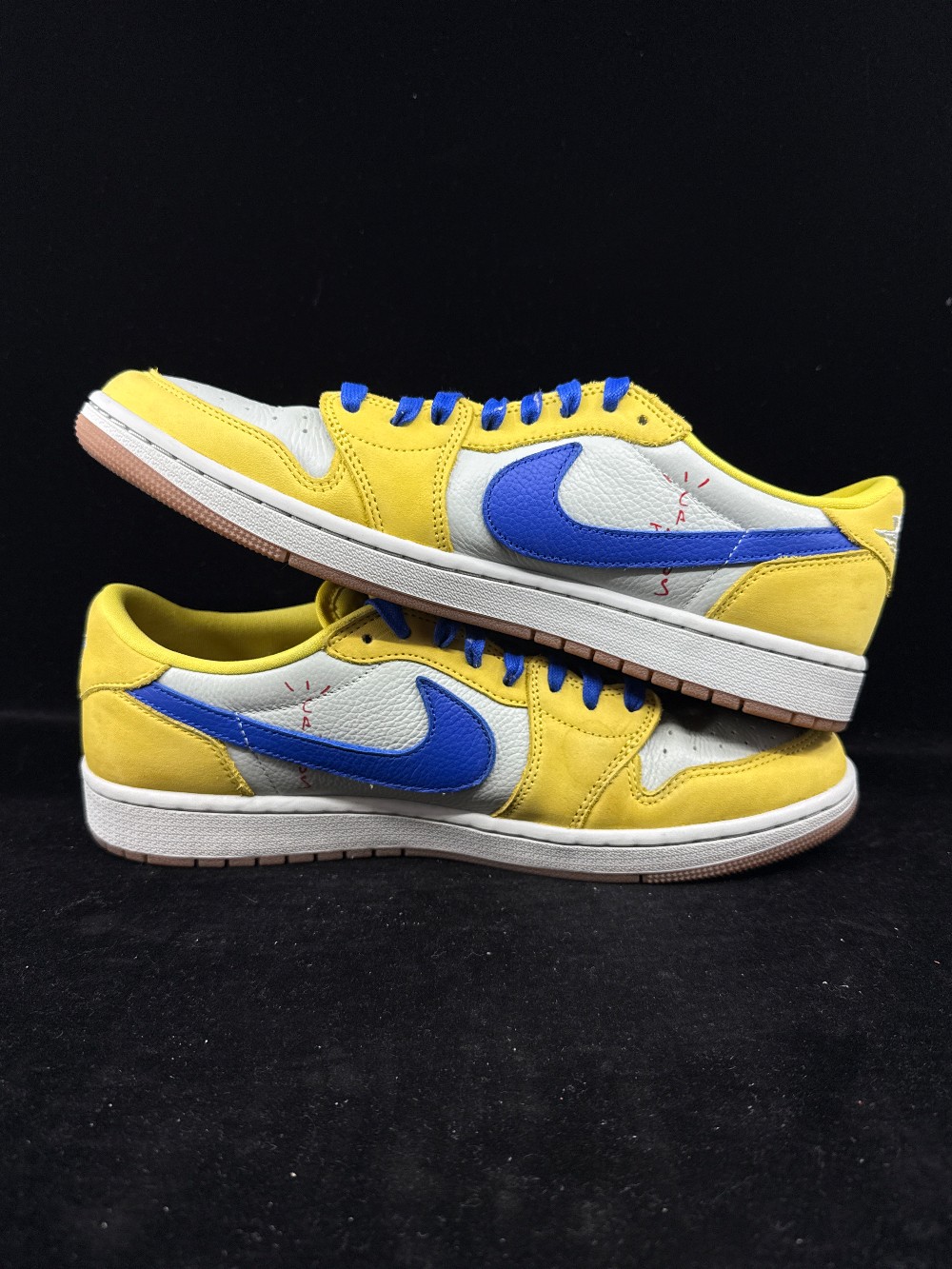 *USED* AJ 1 LOW X TRAVIS SCOTT (W) - CANARY