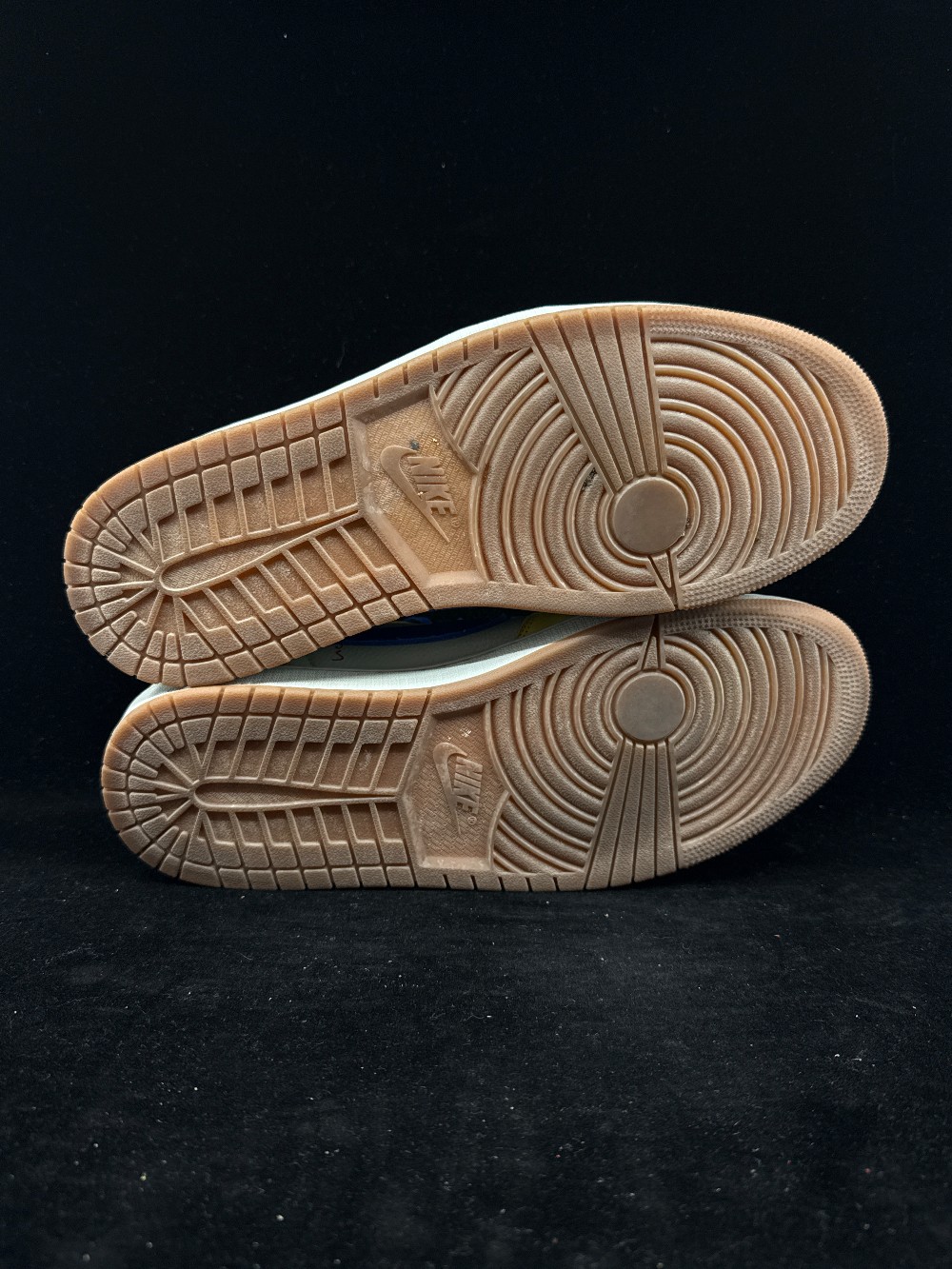 *USED* AJ 1 LOW X TRAVIS SCOTT (W) - CANARY