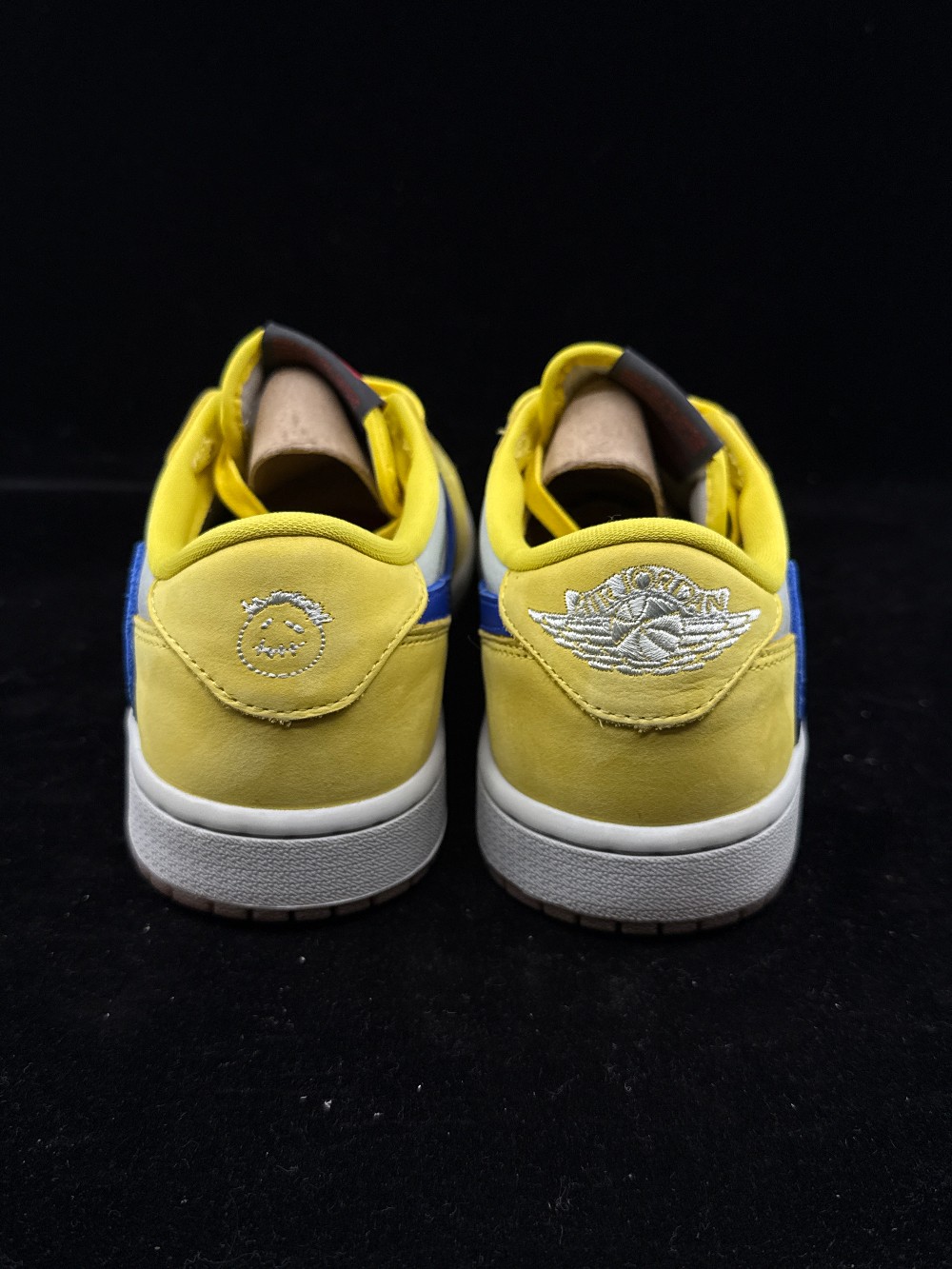 *USED* AJ 1 LOW X TRAVIS SCOTT (W) - CANARY