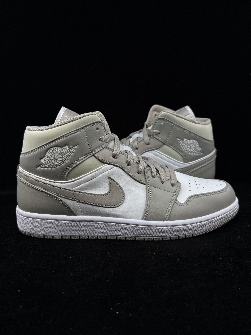 AJ 1 MID - LINEN