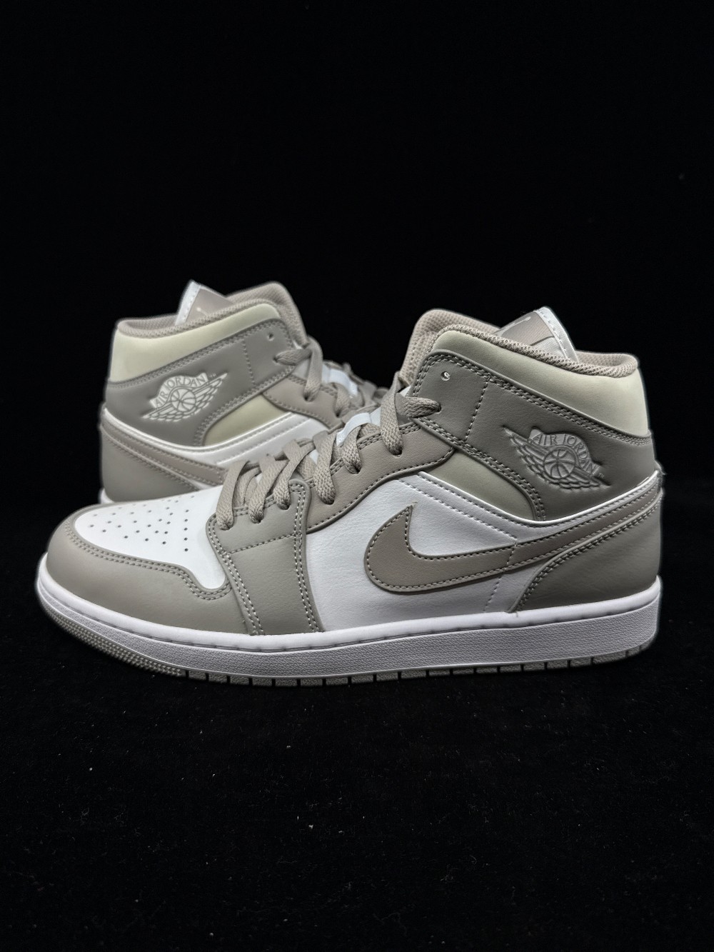 AJ 1 MID - LINEN